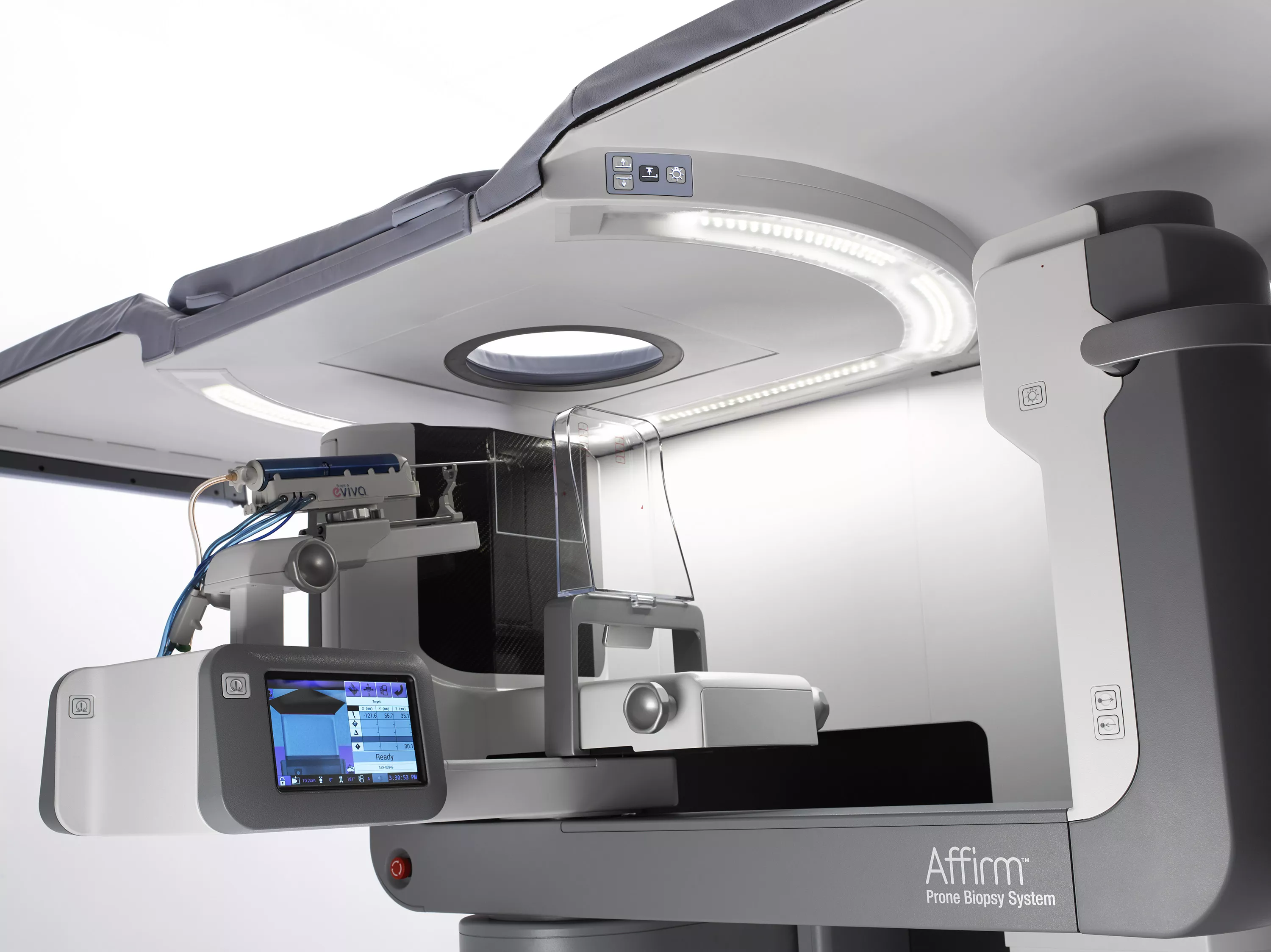 Gros plan sur le système dédié de biopsie mammaire en position couchée Affirm® Prone