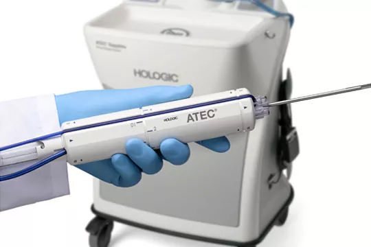 Système de biopsie mammaire sur fond blanc