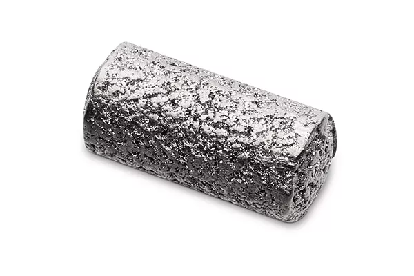 Marqueur de site de biopsie TriMark en forme de bouchon sur fond blanc