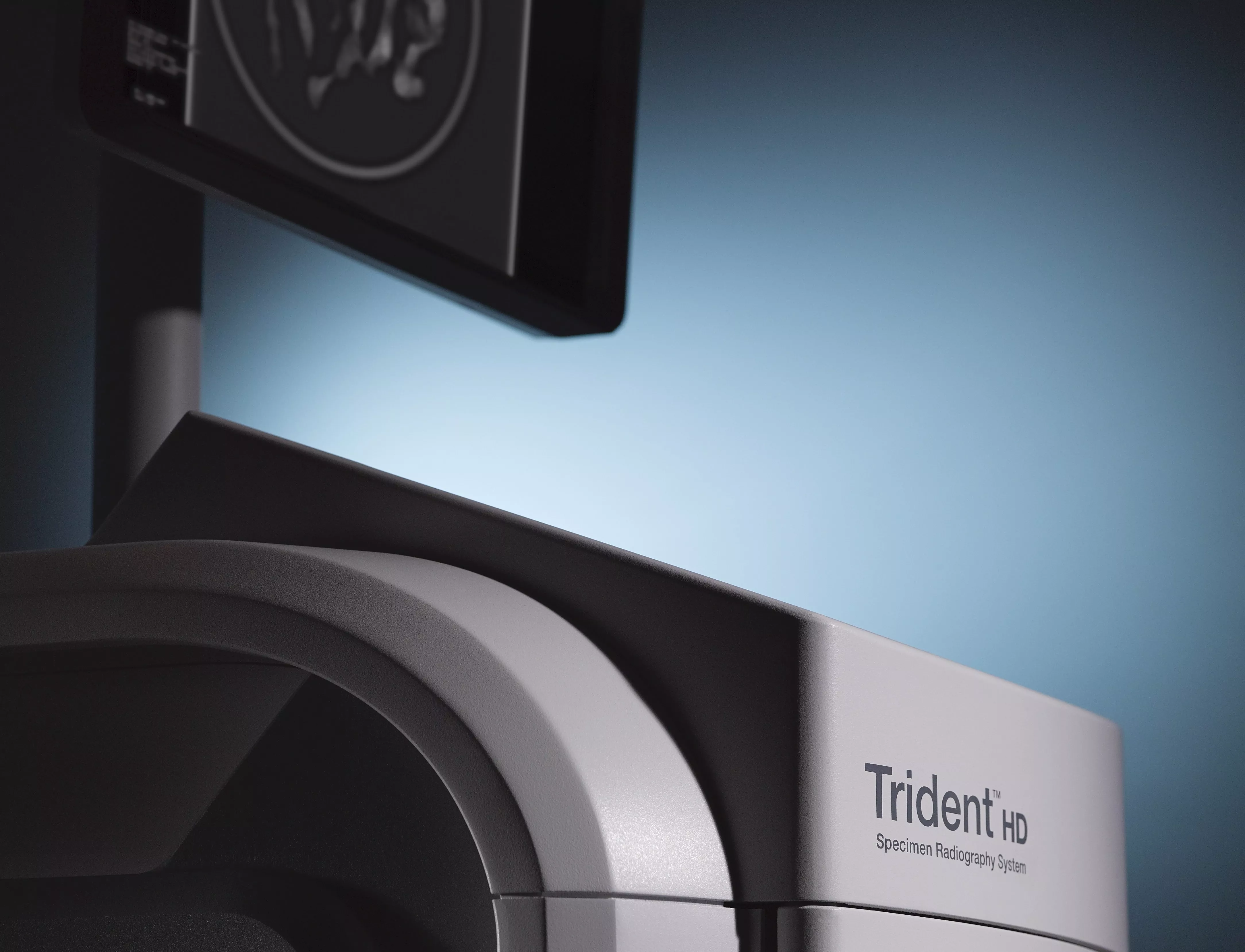 Gros plan sur le dispositif Faxitron Trident