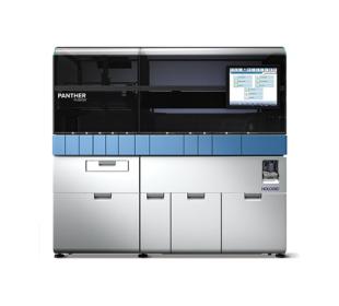 Système Panther Fusion® d’Hologic sur fond blanc